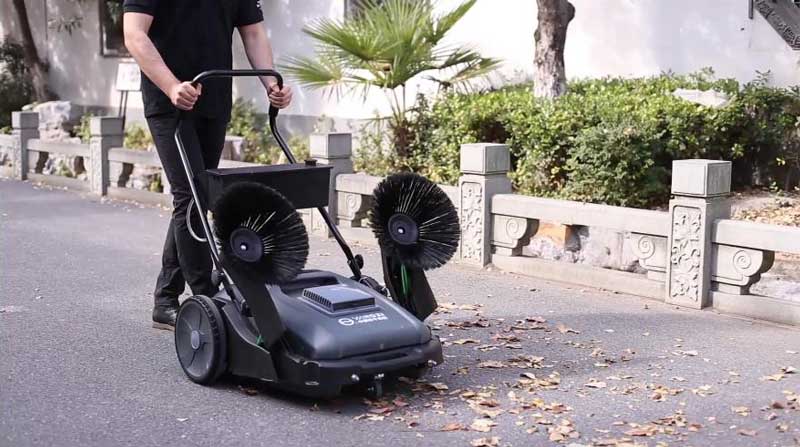 選擇揚子掃地機，專業清潔設備！