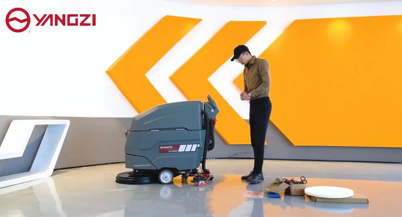 不同場景如何去選擇？掃地機還是洗地機？