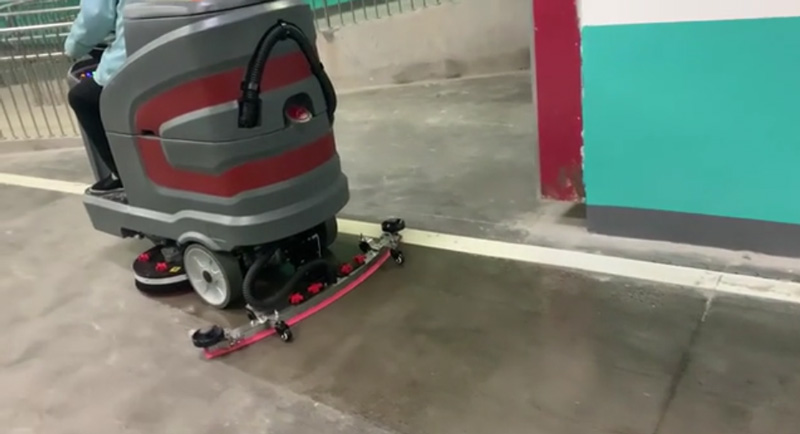 合肥華邦物業一次購買了三臺揚子洗地機