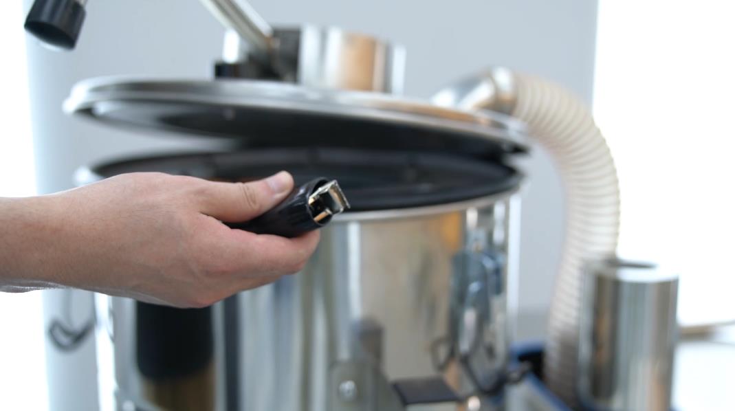 工業吸塵器用于工業化工生產