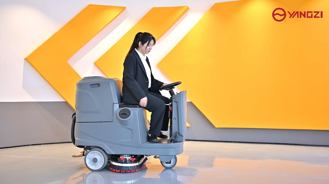 丟掉拖把和水桶，用揚子洗地機省時省力