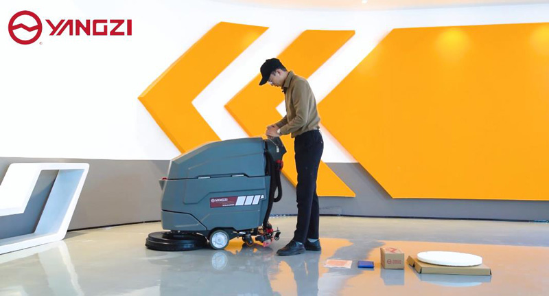 與傳統拖地相比，使用手推式洗地機有5個好處